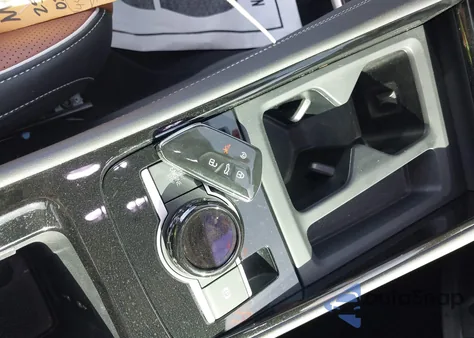 2025 Volkswagen Tiguan 2.0T Sel R-Line из США, поврежденный, VIN 3VVLR7RM4SM026815